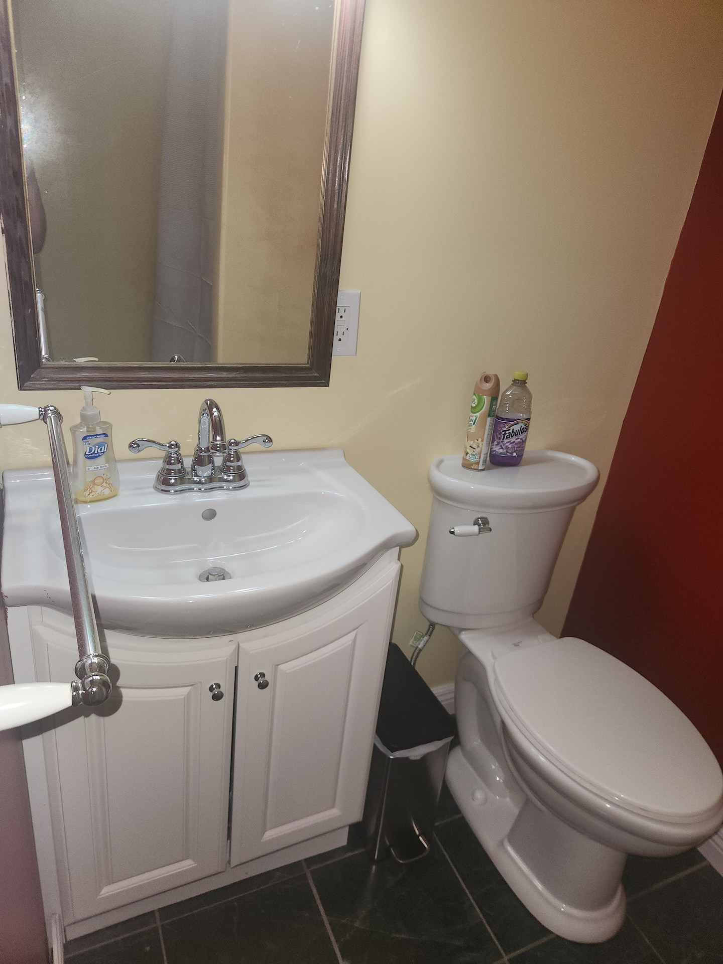 Full bathroom 1